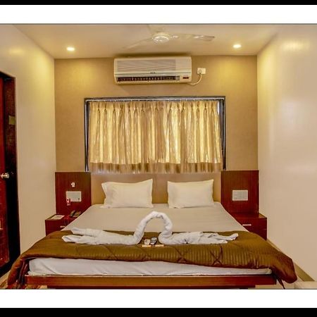Hotel Sangram Palace Shirur Eksteriør bilde