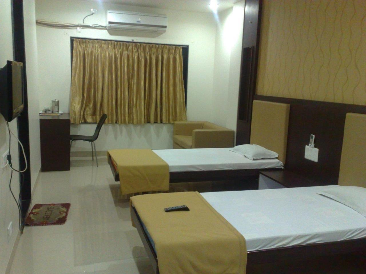 Hotel Sangram Palace Shirur Eksteriør bilde